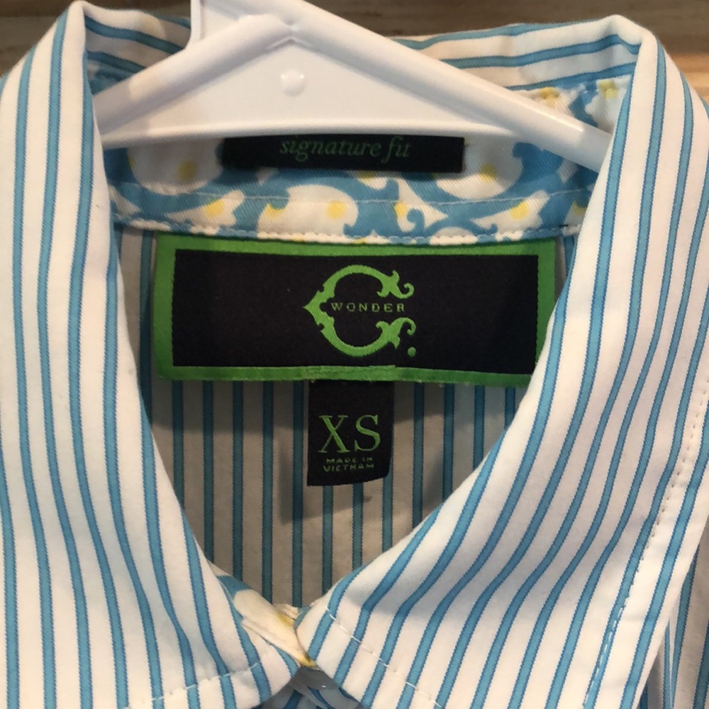C.Wonder button down - Picture 2 of 9